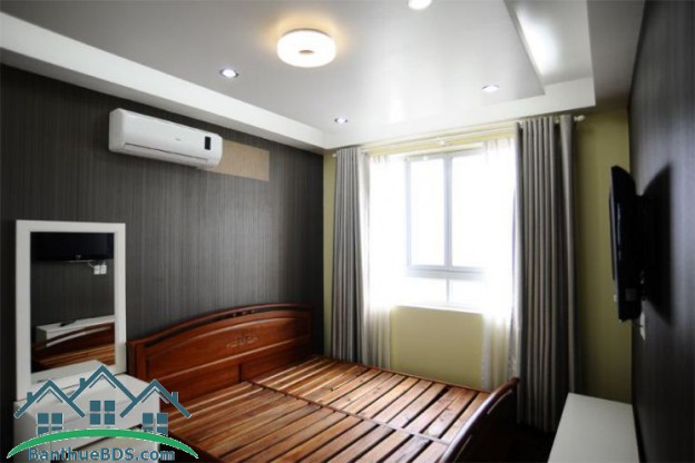 Cần cho thuê căn hộ Hùng Vương Plaza 132m2 3pn full nội thất