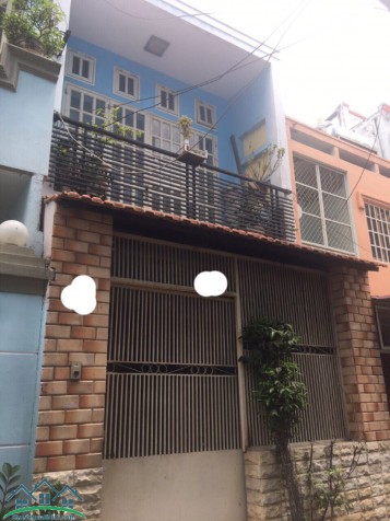Cần bán gấp căn nhà hẻm xe hơi gần MT đường Võ Văn Kiệt, Phường 7, Quận 6, Dt 3.8m2 x 16m2 , 1 trệt , 1 lầu , nhà có 3 phòng ngủ, sổ hổng riêng ,khu a